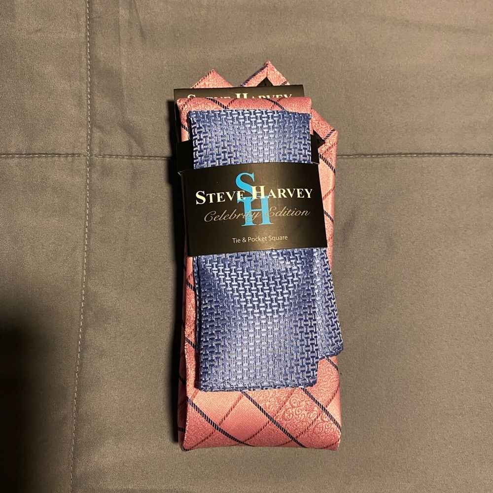 Steve Harvey tie and pocket square